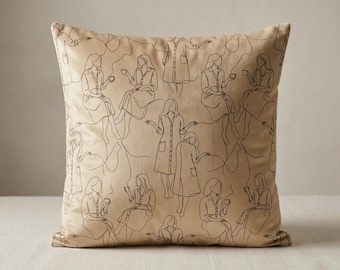 Cojín minimalista con diseño lineal: Manta con estética de chocolate y tonos tierra, decoración para el hogar de estilo de vida relajado, patrón de vestido acogedor para el hogar.