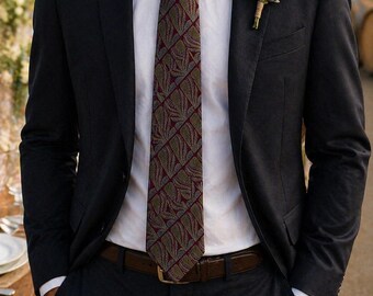 Corbata de seda vintage color burdeos oliva con estampado geométrico – Barneys New York, diseñador italiano