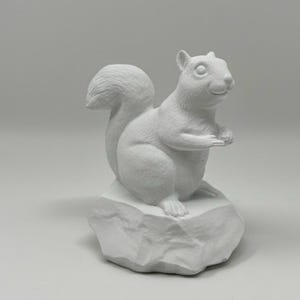 Estatua de ardilla de hormigón para jardín con base de piedra, decoración natural para exteriores hecha a mano