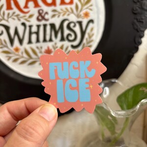 Pegatina de "A la mierda con ICE", pegatina de "ICE es igual a Gestapo", pegatina de protesta contra el hielo contundente imagen 2