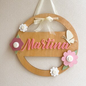 cartel personalizado con nombre modelo flores y mariposas