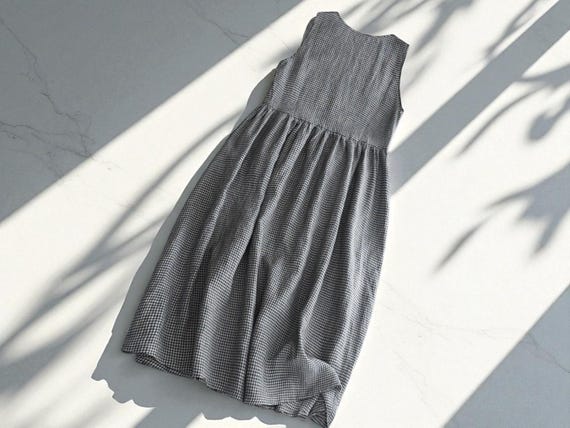 チェック柄コットンマキシドレス：ノースリーブでゆったりとした夏の