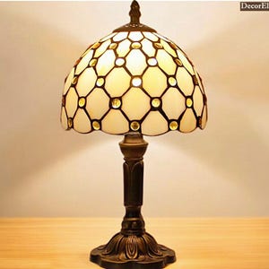 Vintage Stained Glass Lamp LED Table Lamp Modern Lamp Bedroom Night Light Bedside Decor Lighting