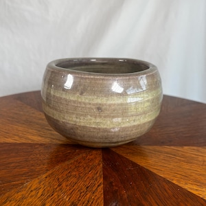 Vintage Signed Toombs Studio Pottery Bowl, Earthy Banded Ceramic Planter, Mid Century Modern Wheel Thrown Small Catchall, Organic Home Decor