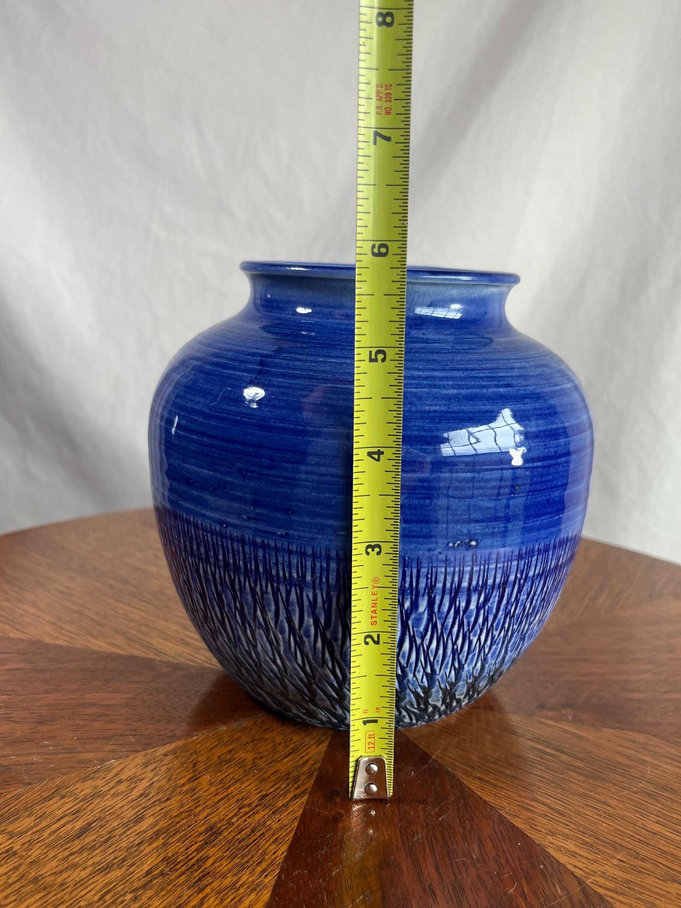 ヴィンテージブルーアート陶器花瓶：ミッドセンチュリーモダンの質感の