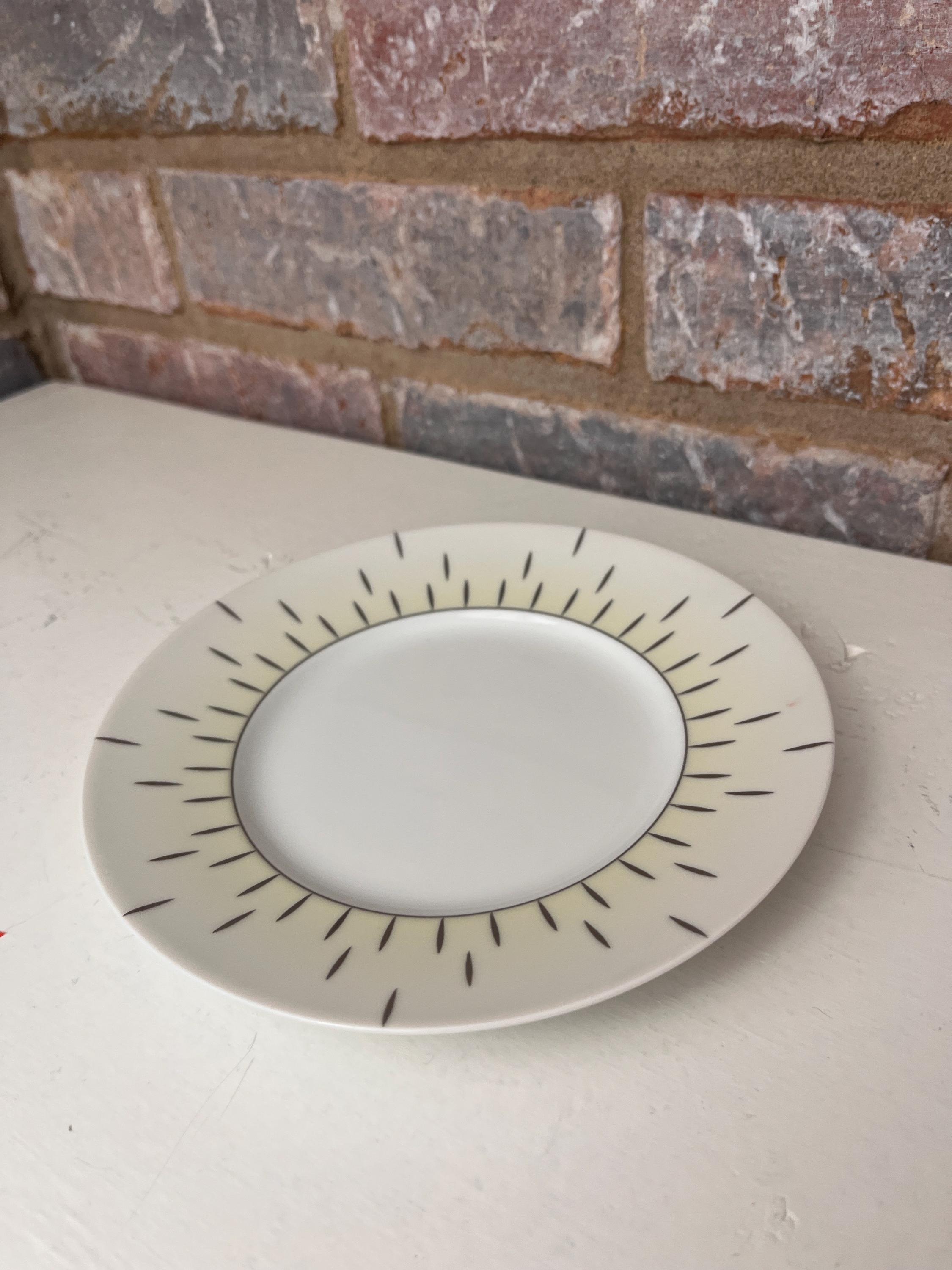 Adorables assiettes vintage jaunes MCM Coquet Limoges