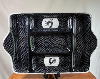 Vassoio da portata vintage in ceramica Mancioli con gallo nero dipinto a mano, stile italiano, piatto da portata con gallo in stile metà secolo, decorazione in bianco e nero