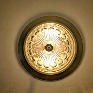 Lampa sufitowa ze szkła w stylu vintage Flush Mount – oprawa kopułowa z teksturą z połowy XX wieku – kryształowy wygląd Starburst
