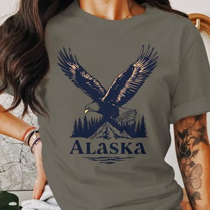 Alaska Eagle T-Shirt, Alaska Graphic Tee, Nature Lover Gift Shirt, Adventure Lover T-Shirt, Eagle and Mountain T-Shirt, Alaska Souvenir Tee