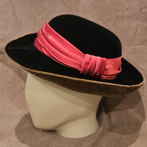 Vintage Velvet Irene of New York, Battlestein display picture 1