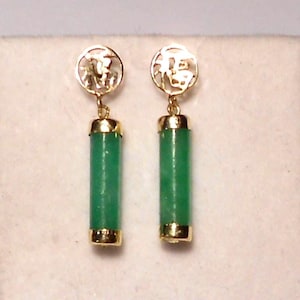 Green jade earrings, solid 14k yellow gold.