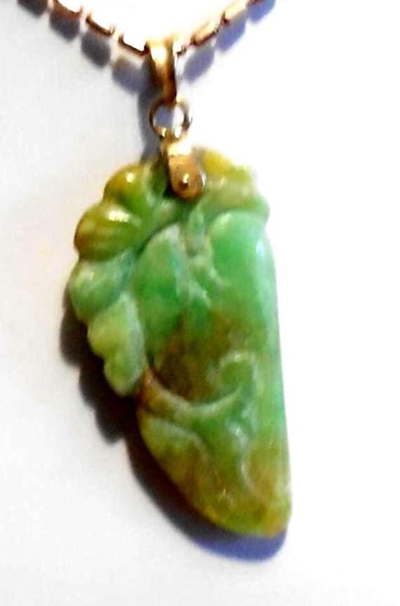 金18 Kゴールド、無処理天然A貨本翡翠 ラス種グリーン飄花翡翠葉型 ペンダント 金18 Kゴールド、無処理天然A貨本翡翠 ラス種グリーン飄花