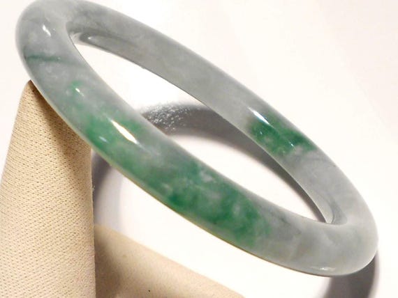 green jade bangle. - image 2