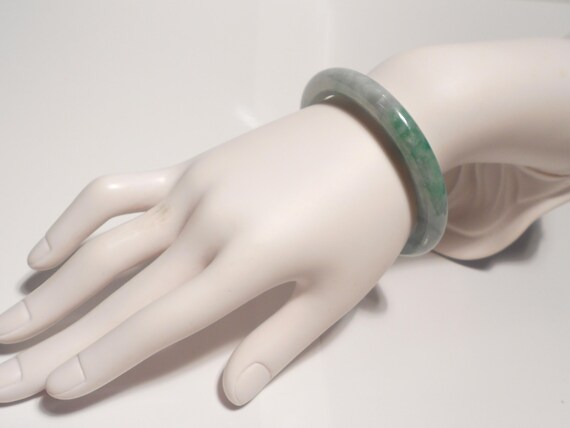 green jade bangle. - image 3
