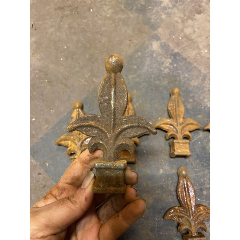 Cast Iron Boy-Scout Fleur Fence Topper - 5/8" Ornamental Finial For Gates & Fences - Welding Required
