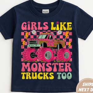 女の子もモンスタートラックが好きシャツ、ピンクのモンスタートラックTシャツ、幼児用トラックシャツ、かわいいピンクのモンスタートラック、ボヘミアン幼児用シャツ、ダートオフロード