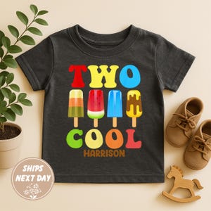 Benutzerdefinierte Name zwei coole Popsicle Geburtstag Shirt, personalisierte Sommer 2. Geburtstag Kleinkind Shirt, Eis Geburtstagskind Shirt, zwei coole T-Shirt