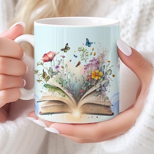 Wunderliche Buch-Liebhaber-Tasse, Fantasy-Kaffeetasse, Märchenästhetik, Blumenverzauberungsgeschenk, Pastelllesetasse