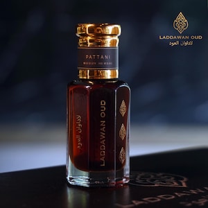 Oud Oil Malaccensis from Pattani 30 Years Old Tree Strong and Herb Scented Pure Oud Oil 100% No Chemical Have Patent and Certificate