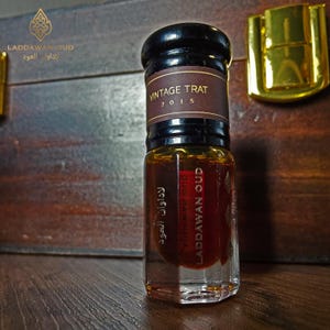 Vintage TRAT 2015 Vintage Oud Oil Very Fragrance and Long lasting precious