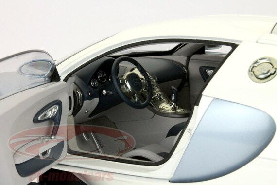 Autoart Bugatti EB 16.4 Veyron Showcar Pearl/ice Blue ITEM:70908