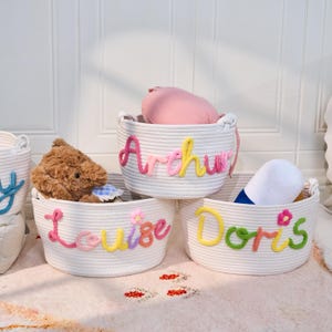 Personalisierter handgemachter Korb • Personalisierter Baby-Geschenkkorb • Osternest • Baby-Geschenk • Babykorb • Spielzeug Organizer • Personalisiertes Kinderzimmer-Geschenk