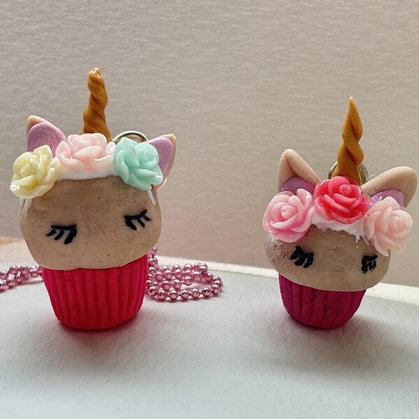 Collier licorne, collier cupcake licorne, bijoux licorne en pâte polymère, amateur de licorne, animaux miniatures en argile