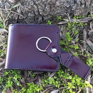 Carteira Bifold Borgonha feita à mão, carteira de couro masculina, carteira de couro genuíno, presente do marido, carteira de design clássico, chaveiro de couro grátis