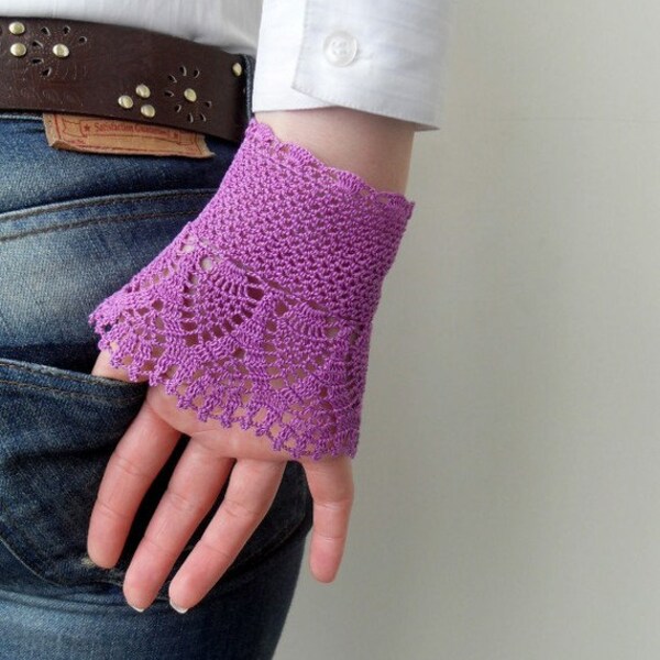 Gothic Gloves,Victorian Gloves, Lace Gloves, Purple Amethyst, Crocheted Gloves, Pearl Buttons, Bridesmaid Gift, Fall Wedding