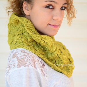Infinity Cowl, Chunky Cowl, Chevron Knit, Neck Warmer, Pistachio Neck Warmer,Cowl, Hand Knit Cowl