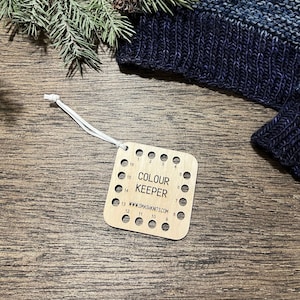 Mini Tool for Knitting Wooden Knitting and Crochet Reference Card Colour Keeper