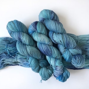 Hand Dyed Yarn “CASCADE” Blue Black Turquoise Speckled SW Merino DK Sock Yarn, Ready to Ship 100g 250 yards