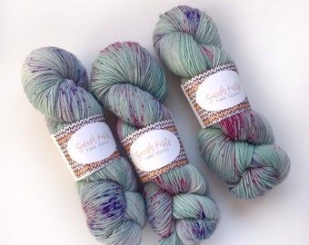 Canadian Hand Dyed Yarn "BUBBLES II" Aqua Pink Purple Speckled SW Merino Wool Fingering Sock Knitting Yarn Ready to Ship