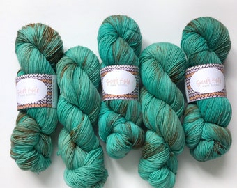 Hand Dyed Yarn “TARNISHED TURQUOISE” Green Blue Bronze Aqua Speckled Deluxe SW Merino Fingering Sock Yarn, Ready to Ship 100g 437 yards