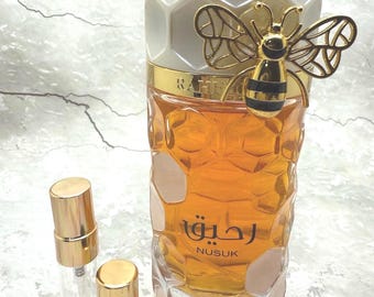 Muestra de Raheeq Nusuk - Vainilla floral afrutada de miel - Decantación de perfume árabe de Oriente Medio