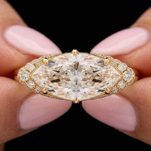 2,5 CT horizontaal geplaatste marquise geslepen diamanten ring, cluster halo verlovingsring, oost naar west marquise geslepen vintage 14k gouden ring