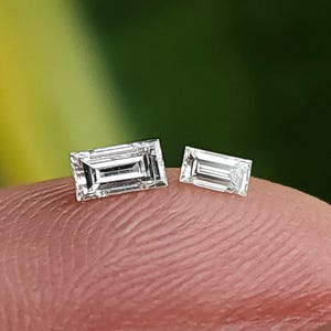 Diamante natural talla baguette escalonada: calidad F G SI, disponible en tamaños de 3 x 1,5 mm y 4 x 2 mm, se vende individualmente, perfecto para joyería.