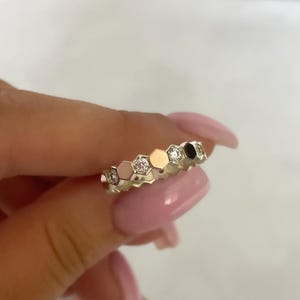Silber Hexagon Bandring, vergoldeter Wabenring, zierliche Ring für Frauen, Stapelring, Wabenschmuck, Geschenk für sie