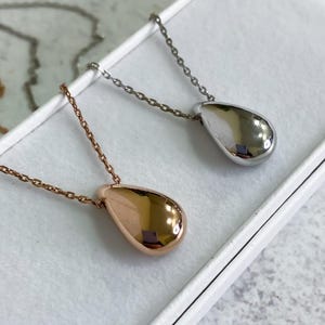 Silver Teardrop Pendant Necklace, Silver Water Drop Necklace, Silver Droplet Necklace, Dainty Drop Necklace, Small Silver Pendant Charm