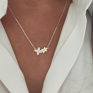 Collar de trébol blanco de 4 hojas, collar de trébol de cuatro hojas, delicada joyería de la suerte, colgante de trébol blanco, joyería perfecta para todos los días, regalo para mamá