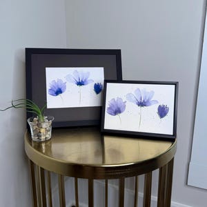 Estampas minimalistas de flores em aquarela pintadas à mão