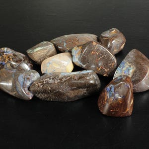 10 kleine gepolijste kei-opaalmineraalmonsters | Handgepolijst | Tactiel | Bestelling bevat hoogwaardige A6-displaykaart met productinformatie