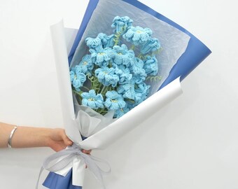 Guía en PDF con patrón de ramo de flores de narciso azul tejido a crochet