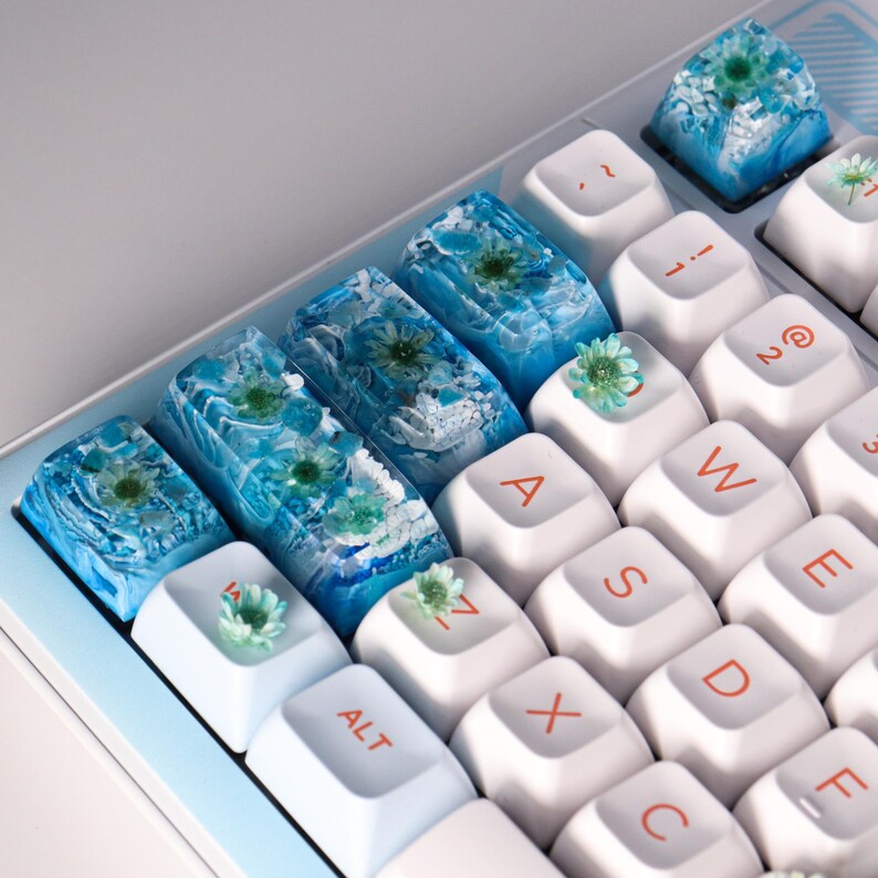 Resin Artisan Keycap Set With Blue Apatite & Natural Flowers – Custom ...