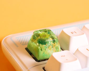 Artisan Resin ESC Keycap (1U) – Green Agate Gemstone & Flowers | Custom SA Profile for Cherry MX Mechanical Keyboards, Anime Gift