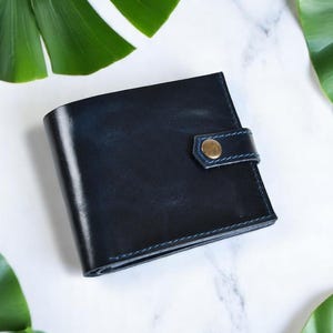 Cartera de cuero para hombre: cartera personalizada hecha a mano con broche, regalo personalizado para él, cartera de cuero genuino en relieve.