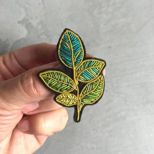 Shiny Leaves Brooch