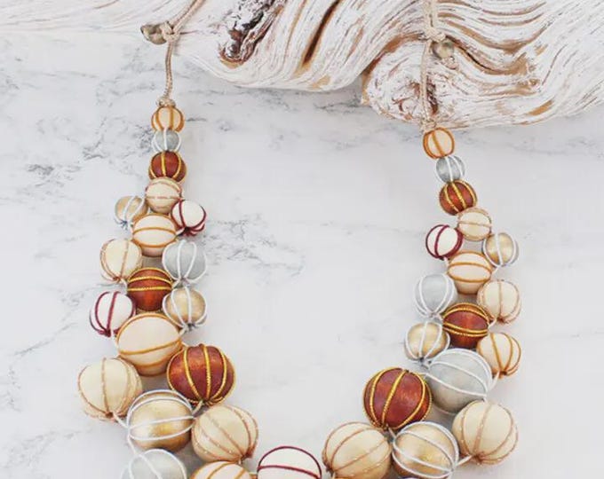 Beige wooden cluster necklace or special offer set.