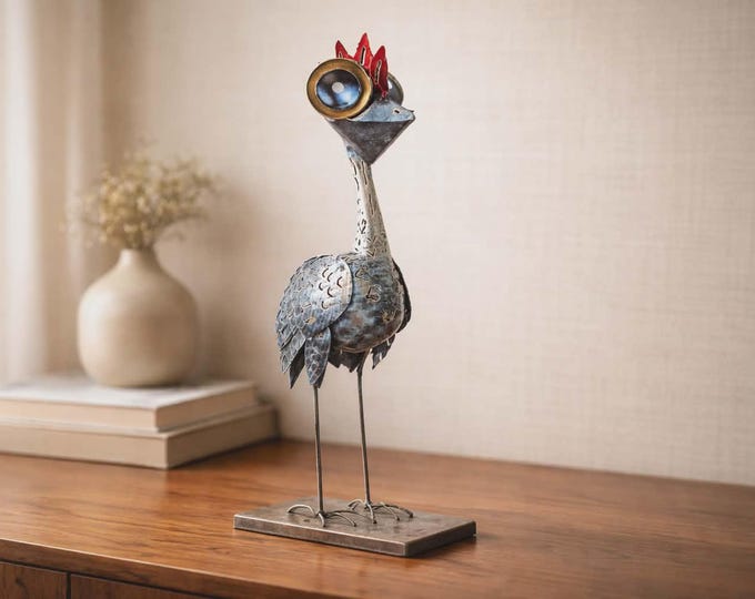 Standing Big-Eye Bird - Large [35 cm]