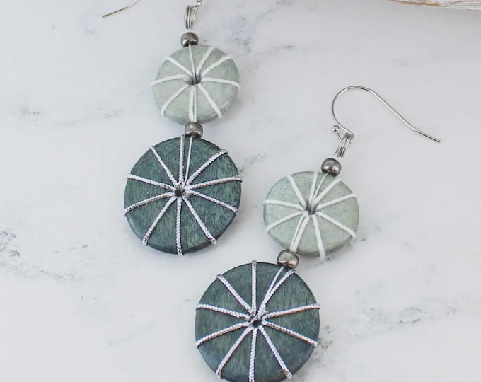 Double wooden disc and thread earrings